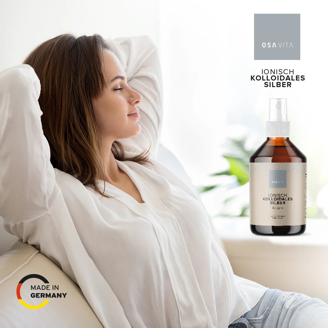 Vrouw die ontspant naast een fles Colloïdaal zilver, ideaal voor uitwendig gebruik.
