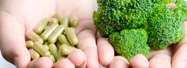 Het kiezen van supplementen en vitamines; de natuurlijke of de synthetische variant